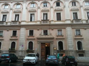 Garden's Elide Rome